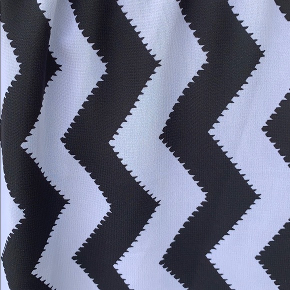 Lularoe Chiffon Black White Chevron Print Lined Skirt NWOT - Picture 7 of 9